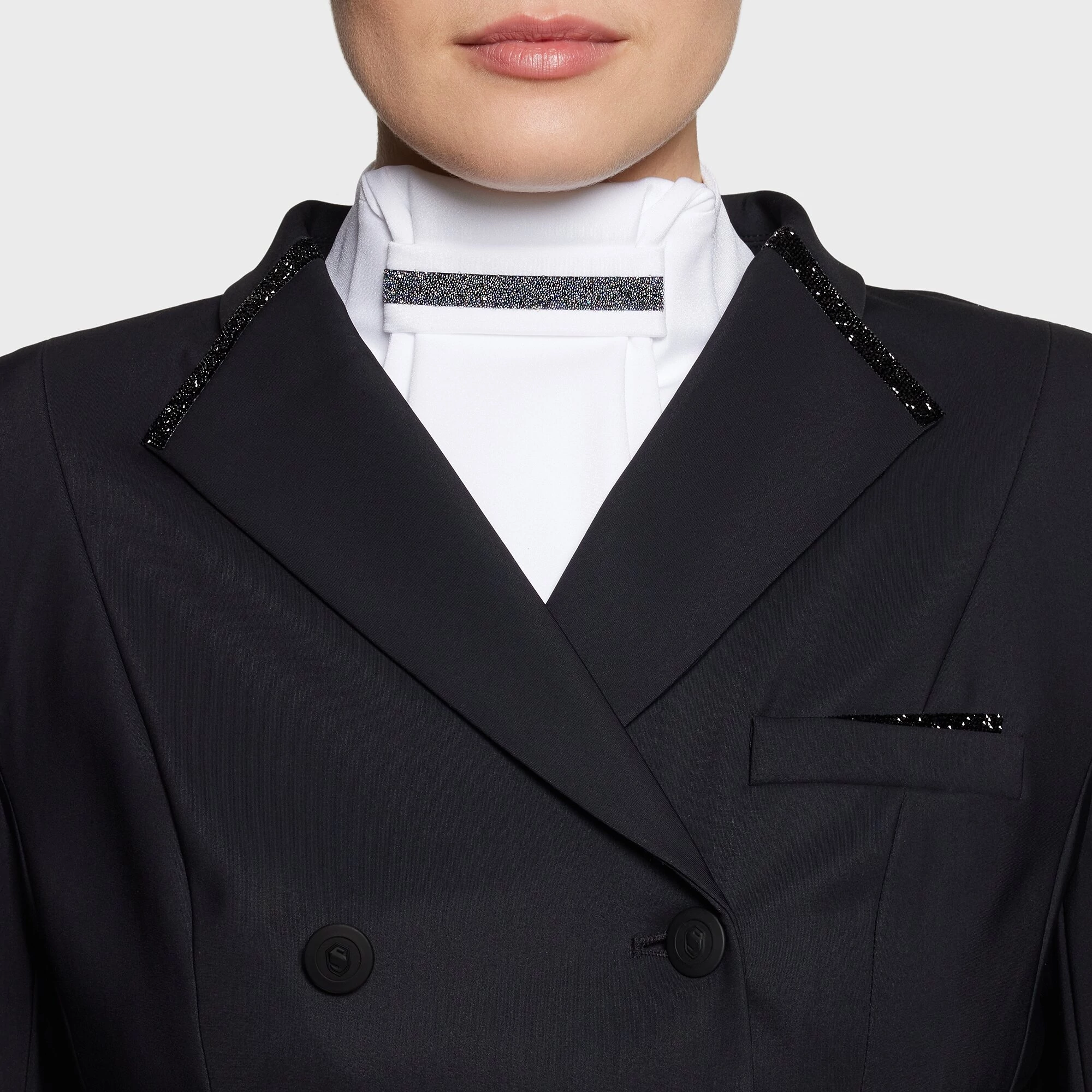 SAMSHIELD PLASTRON CRYSTAL FABRIC SWAROVSKI NŐI DÍJLOVAS NYAKKENDŐ ZSABÓ